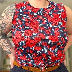 NWOT ♥️🧵 Cotton floral sleeveless top